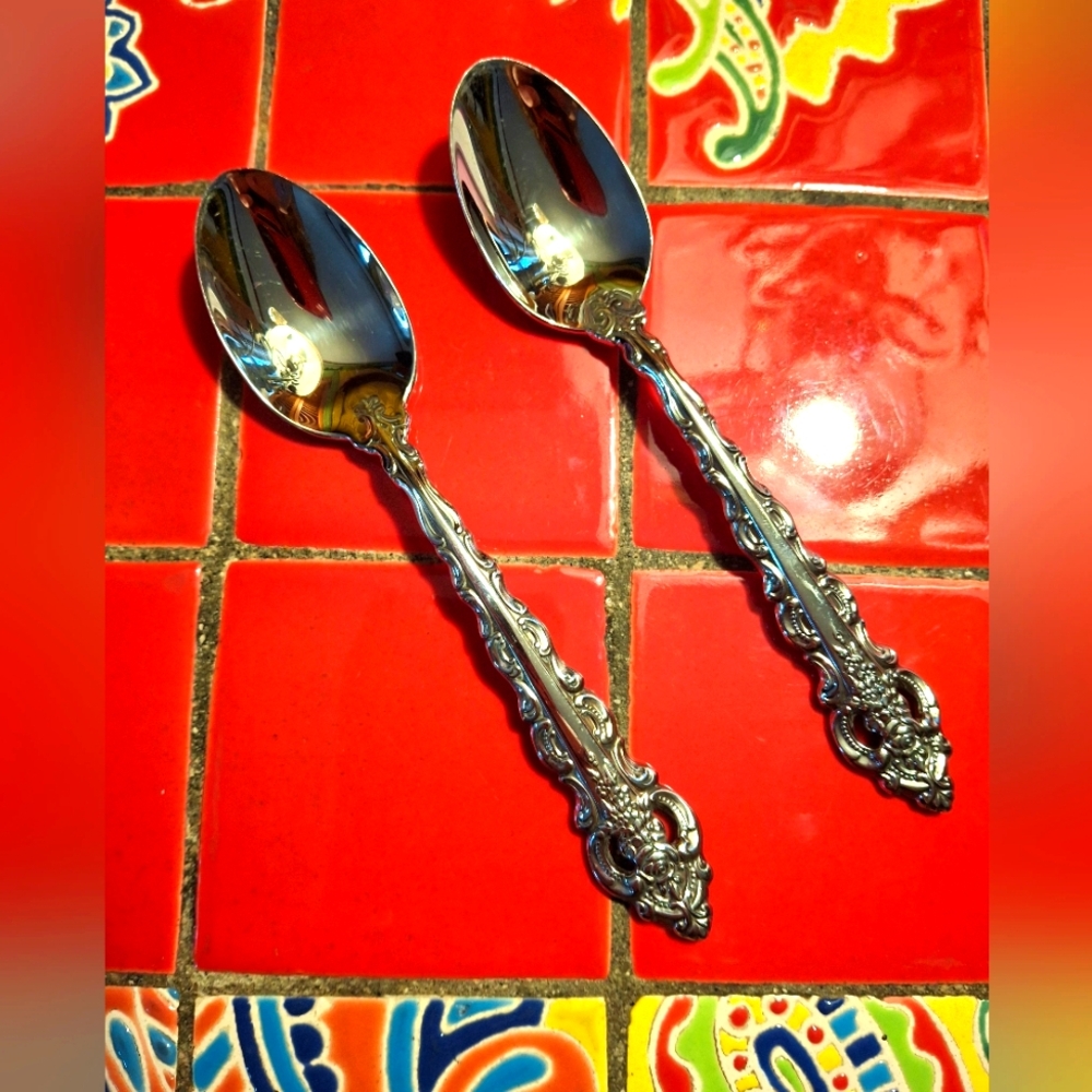 Oneida Silver Da Vinci Stainless Teaspoons Set Of 2 Vintage 1980-86 Unused
